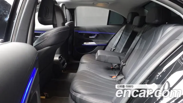 Mercedes-Benz E-Class — Фото автомобиля 12