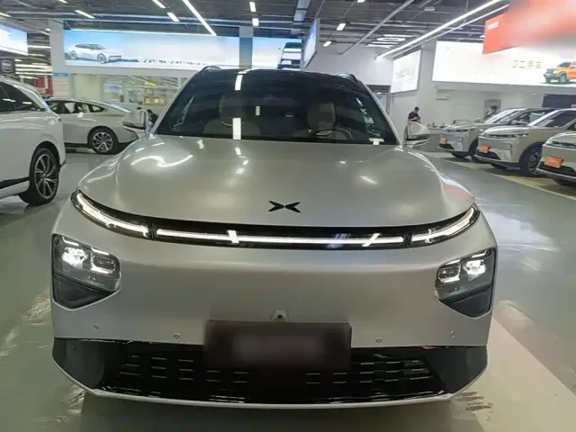 Xpeng G9 — Фото автомобиля 2