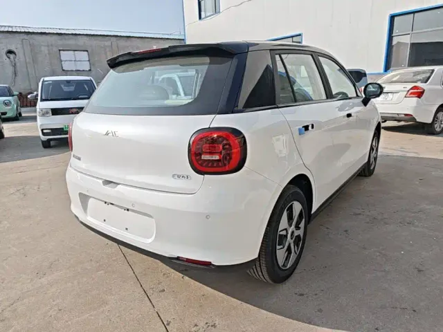JAC Yiwei 3 — Фото автомобиля 6