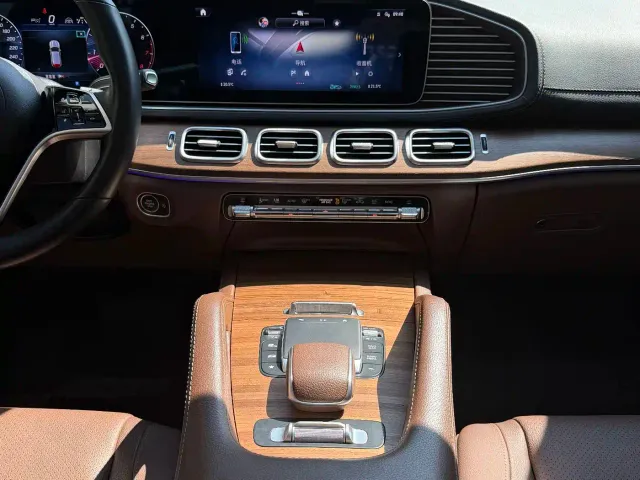 Mercedes-Benz GLE-Class — Фото автомобиля 14