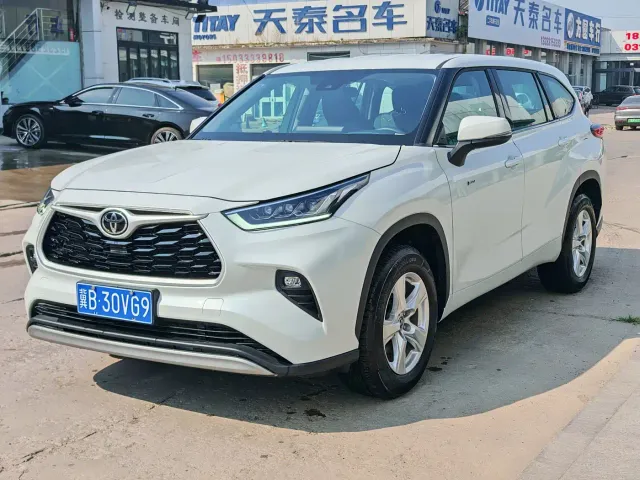 Фотография автомобиля — Toyota Highlander