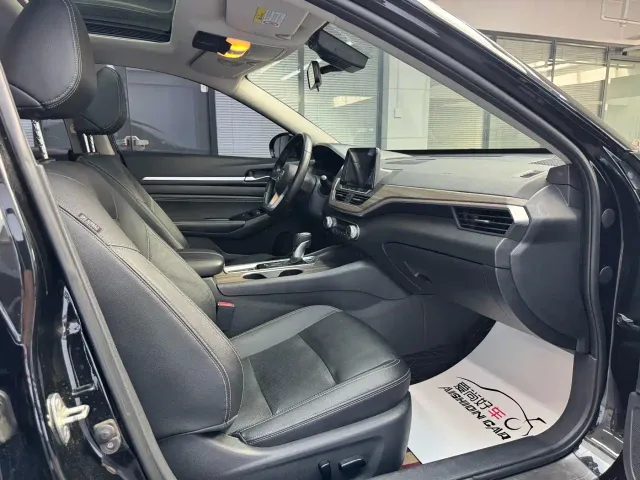 Nissan Teana — Фото автомобиля 10