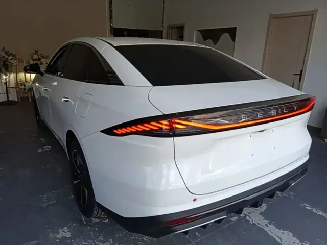 Geely Galaxy L6 — Фото автомобиля 4