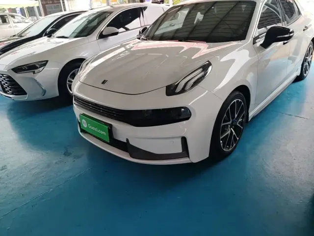 Lynk & Co 03 — Фото автомобиля 23