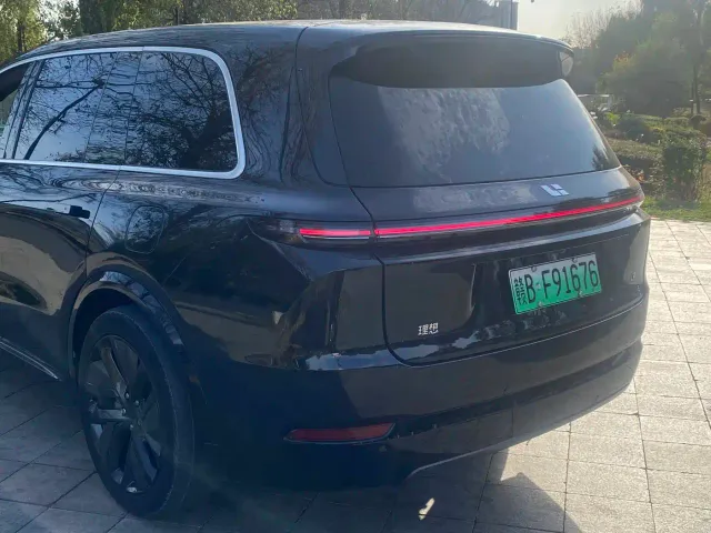 Li Auto L9 — Фото автомобиля 6