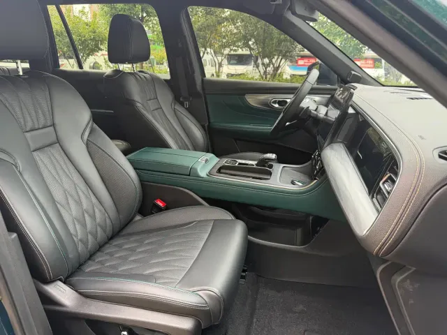 GAC Trumpchi GS8 — Фото автомобиля 15