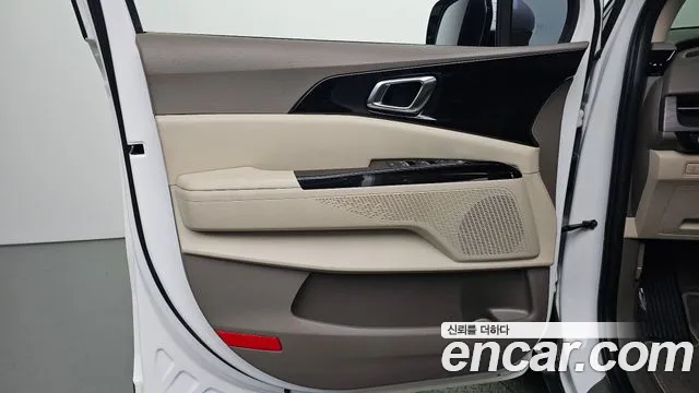 Kia Carnival — Фото автомобиля 13