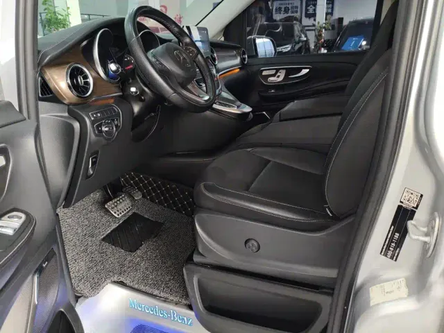 Mercedes-Benz V-Class — Фото автомобиля 9