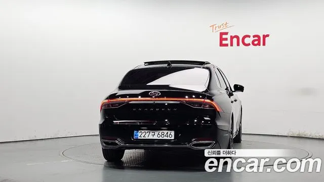 Hyundai Grandeur Grandeur (New) Hybrid — Фото автомобиля 4