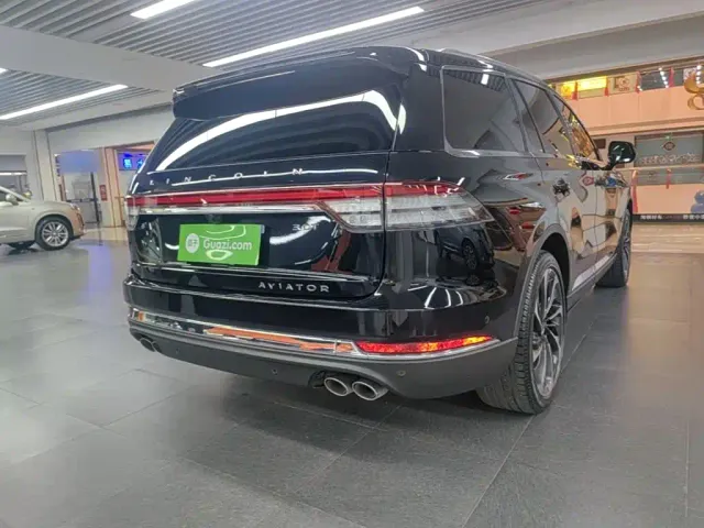 Lincoln Aviator — Фото автомобиля 6