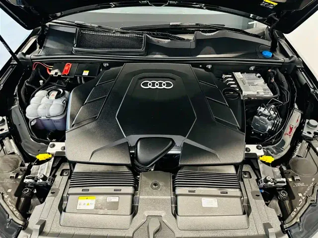 Audi Q7 — Фото автомобиля 9