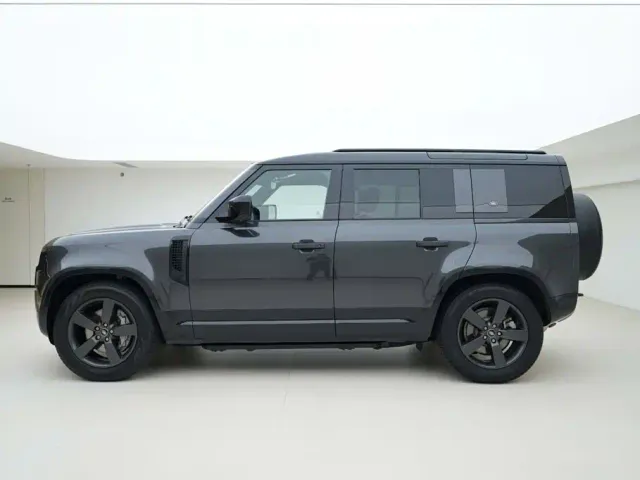 Land Rover Defender — Фото автомобиля 3