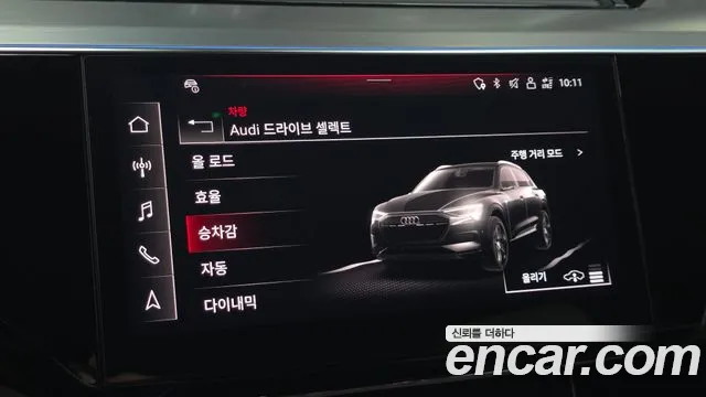 Audi e-tron — Фото автомобиля 30