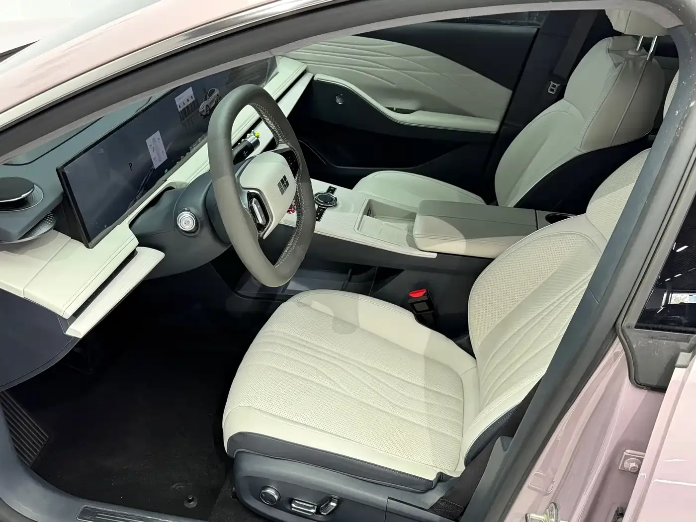 Geely Galaxy Galaxy E8 2024 665km RWD Starship Voyager Edition — Фото автомобиля 9