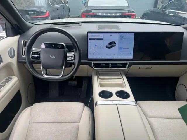 Li Auto L9 — Фото автомобиля 6