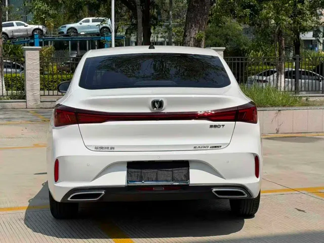Changan Eado — Фото автомобиля 5