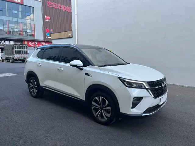 Wuling Asta — Фото автомобиля 3