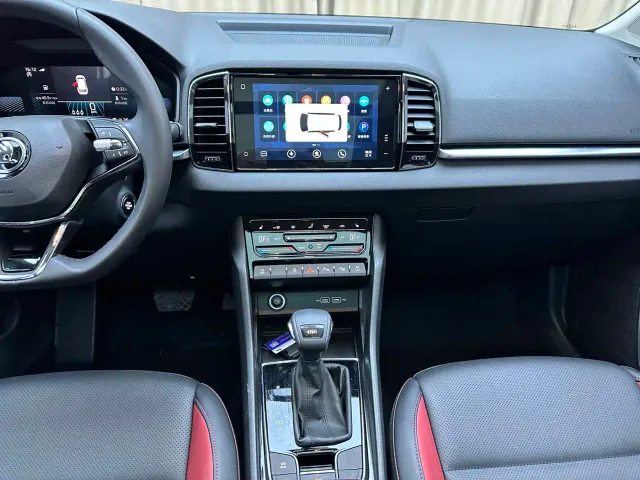 Skoda Karoq — Фото автомобиля 12