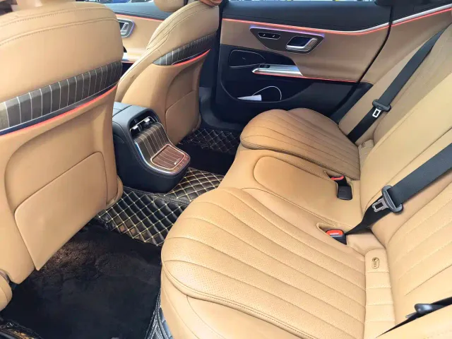 Mercedes-Benz E-Class — Фото автомобиля 6