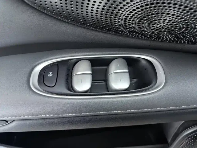 IM Motors LS6 — Фото автомобиля 9