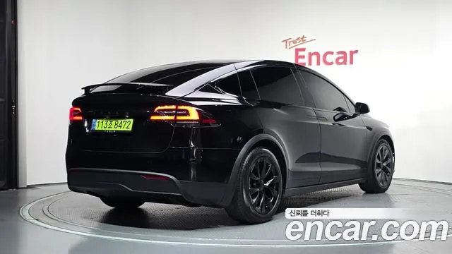 Tesla Model X — Фото автомобиля 2