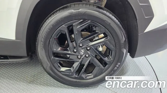 Hyundai Tucson Новый Tucson (NX4) Бензин 1.6 Turbo 4WD — Фото автомобиля 19