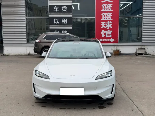 Tesla Model 3 — Фото автомобиля 2