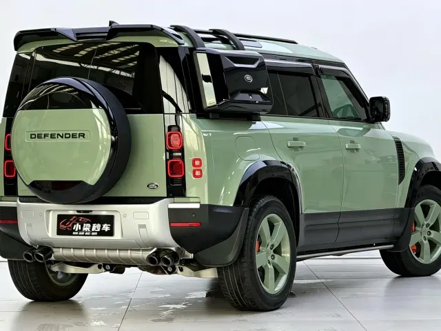 Land Rover Defender — Фото автомобиля 3