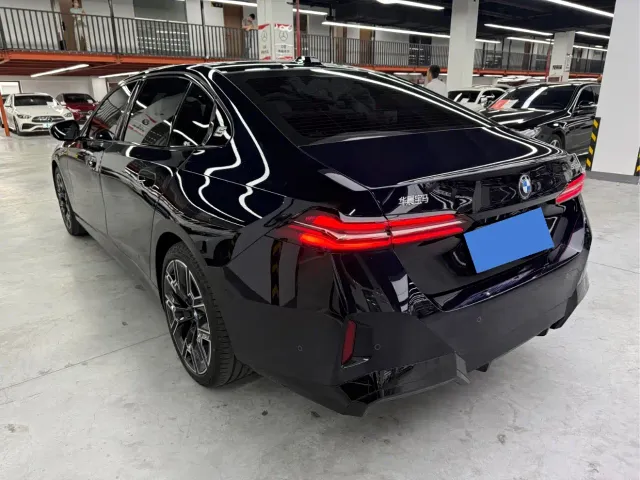 BMW 5 Series — Фото автомобиля 20