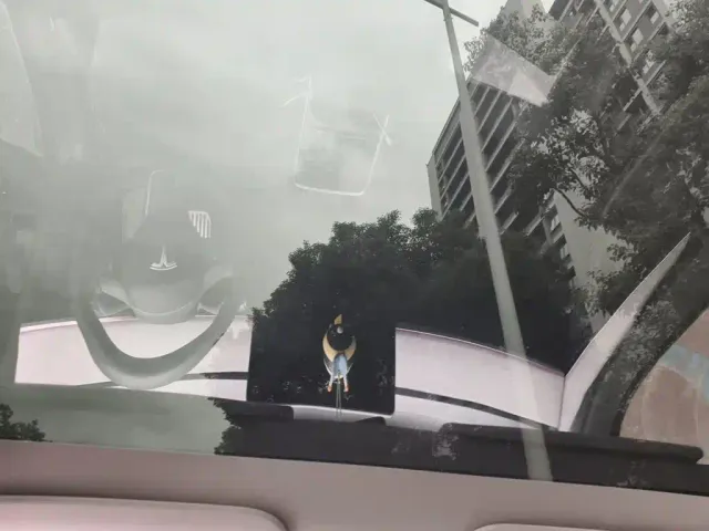 Tesla Model Y — Фото автомобиля 14