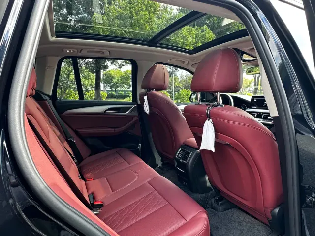 BMW iX3 — Фото автомобиля 10