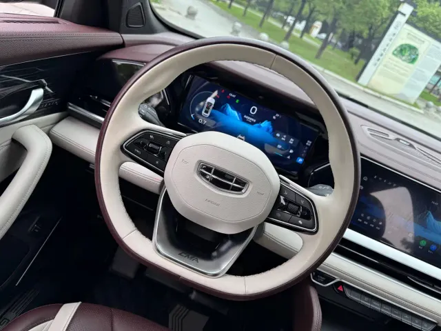 Geely Xingyue L — Фото автомобиля 12