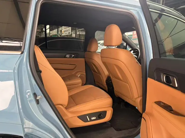 Li Auto ONE — Фото автомобиля 9