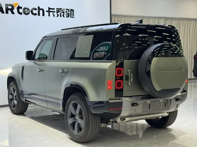 Land Rover Defender — Фото автомобиля 6