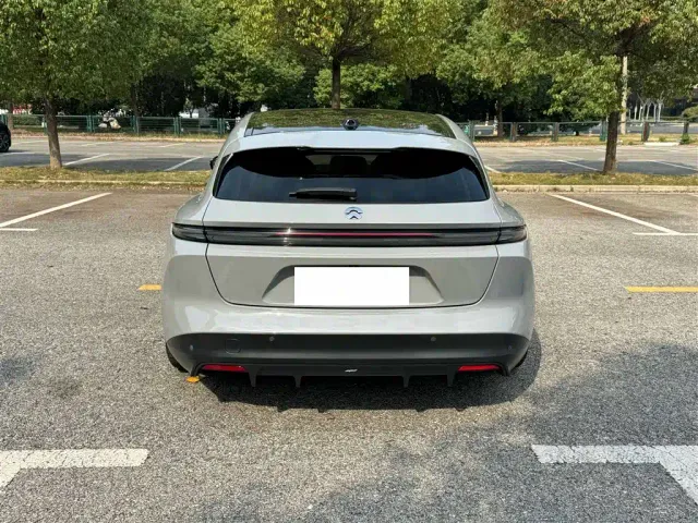 Nio ET5 Touring — Фото автомобиля 12