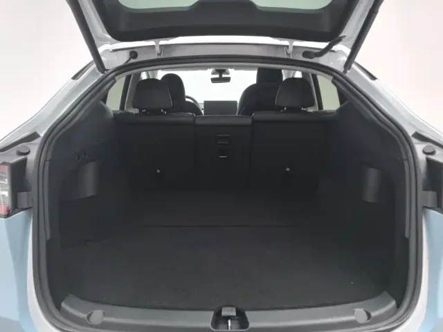 Tesla Model Y — Фото автомобиля 16