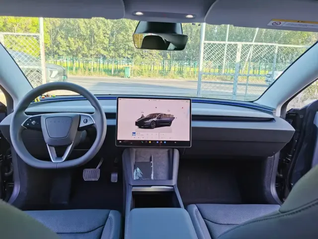 Tesla Model 3 — Фото автомобиля 7