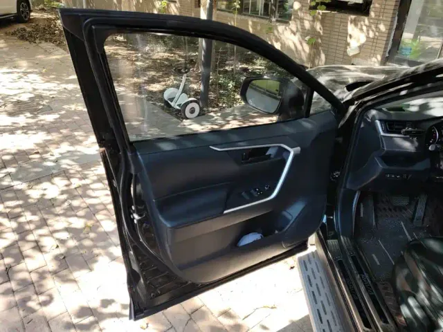 Toyota RAV4 — Фото автомобиля 7