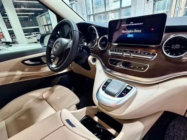 Mercedes-Benz V-Class — Фото автомобиля 18