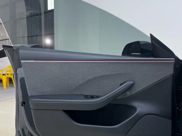 Tesla Model 3 — Фото автомобиля 15