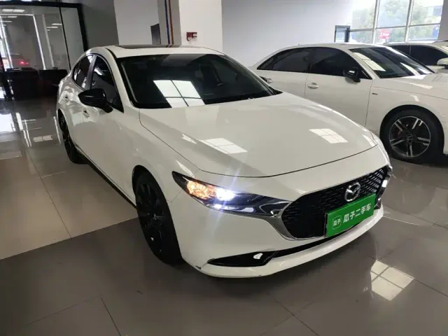 Mazda Axela — Фото автомобиля 3