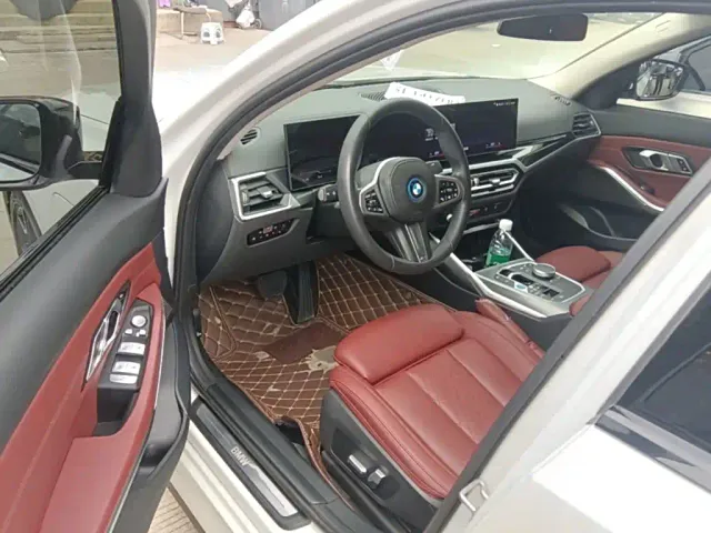BMW i3 — Фото автомобиля 15