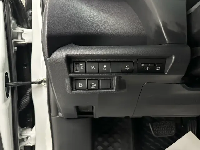 Toyota Granvia — Фото автомобиля 12