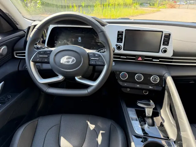 Hyundai Elantra — Фото автомобиля 11