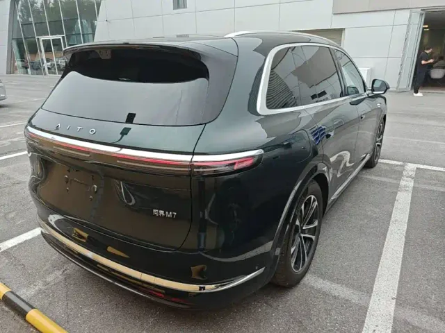 Aito M7 — Фото автомобиля 6
