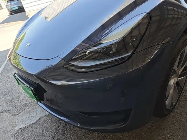 Tesla Model Y — Фото автомобиля 23