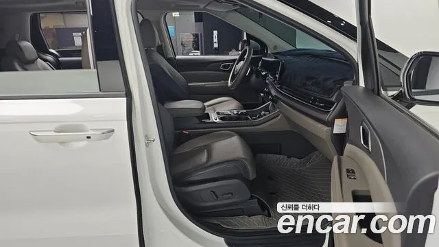 Kia Carnival — Фото автомобиля 16