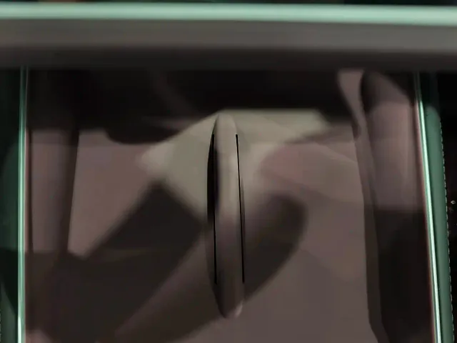 Tesla Model Y L — Фото автомобиля 13