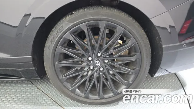 Hyundai Grandeur Grandeur (GN7) 3.5 Бензин 4WD — Фото автомобиля 16