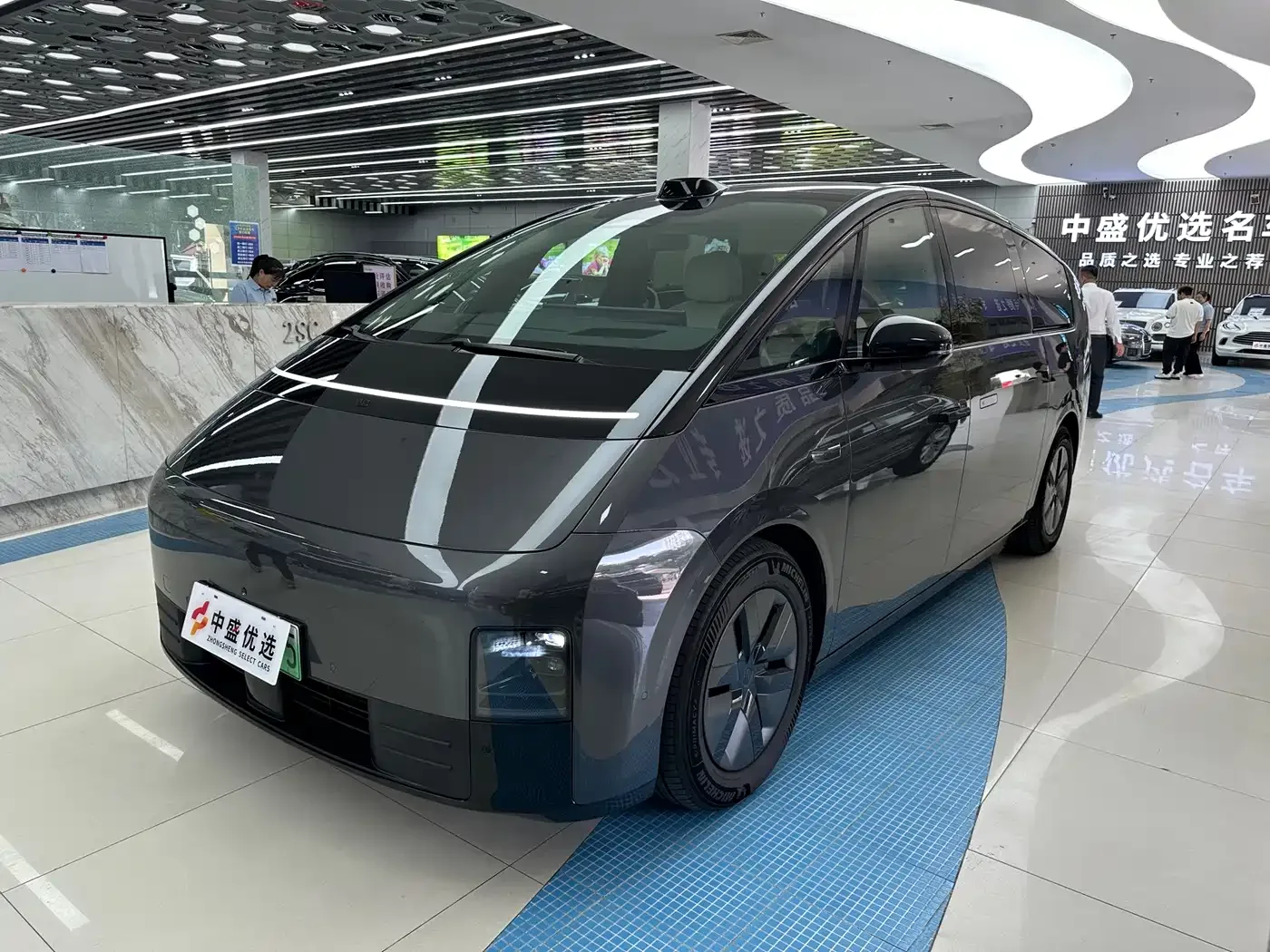 Фотография автомобиля — Li Auto Li Auto MEGA